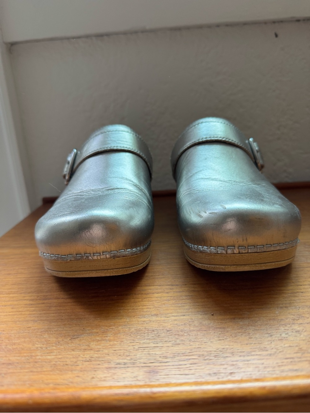 Madewell x Dansko Metallic Leather Clog - sold as gold but appears more silver - Picture 9 of 12